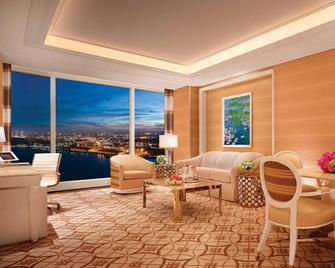 إينكور بوستون هاربور - إيفريت (ماساتشوستس) - غرفة معيشة