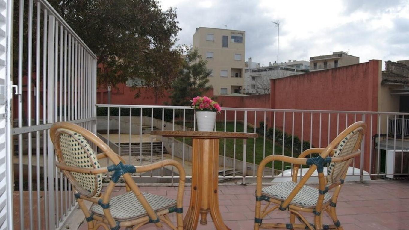 Low Cost Ch - Adults Only