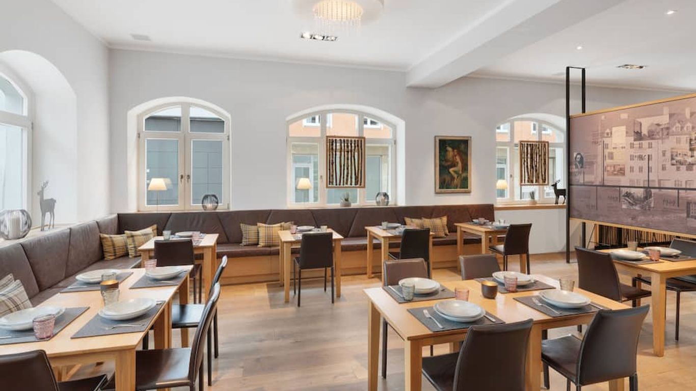 Alpen Hotel München