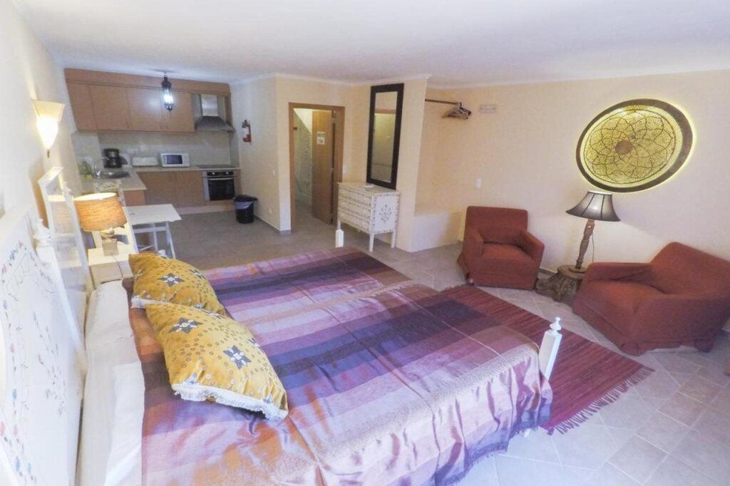 إن سيفينتيز شيب آند شيك