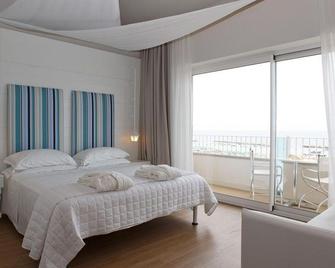 Luxor Beach Boutique Hotel Cattolica - Cattolica - Kamar Tidur