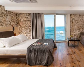 Re Dionisio Luxury Suites - Siracusa - Bedroom