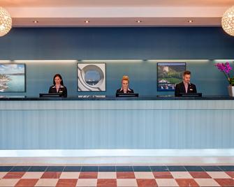 Leonardo Hotel Plymouth - Plymouth - Front desk