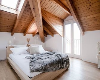 Modern Luxury Attic - My Home In Como - Fino Mornasco - Bedroom