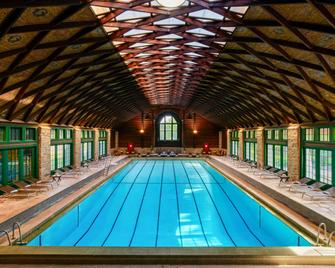 Fairmont Le Château Montebello - Montebello - Zwembad