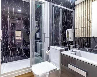 AYZ Princesa-Auto check-in property - מדריד