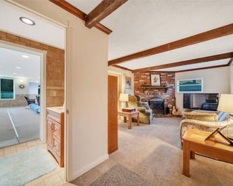 Luxury Farm Getaway at Sunset Hill - Meadville