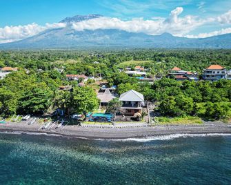 Kampung Kecil Beach Front Boutique Hotel - Kubu