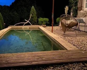 Historic Dyer House From The 18th Century With A View Of The Castle - Burghausen - Pool