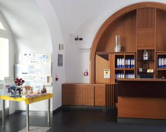 Seven Hostel - Sant'Agnello - Front desk