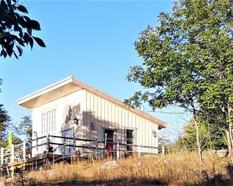 Hilltop Chalet with Stunning Forest Views Between Historic Westport and Perth - Westport - Building