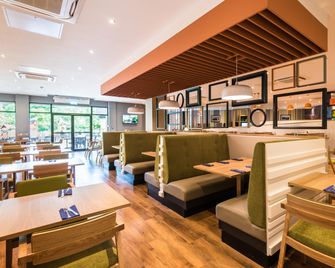 Holiday Inn Lancaster By IHG - Lancaster - Lounge
