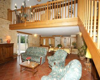 Family Escape in Dordogne - Saint-Pompont - Living room