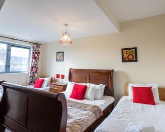 The Courtyard Apartments - Carrick-on-Shannon - Bedroom
