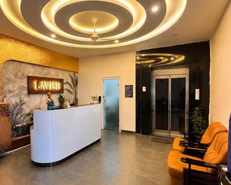 Hotel Lavish Grand - Tenali - Front desk