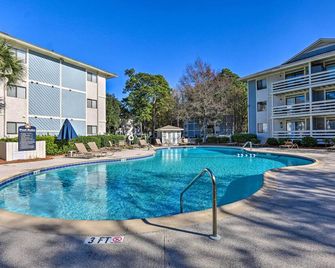 Half-Mi to Beach Hilton Head Condo with Lagoon View - Hilton Head Island - Pool