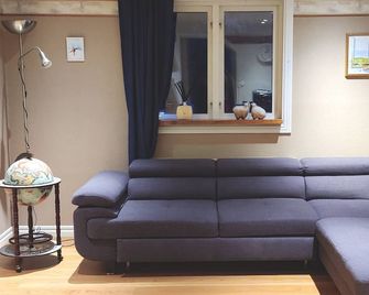 Hazelnut Villa - Lake & Town Retreat - Osby (Skane Lan) - Sala de estar