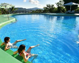Coco Garden Resort Okinawa - Uruma - Piscina