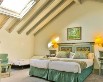 هوتل بالاسيو دي لوس فيلادا - آبلة - غرفة نوم