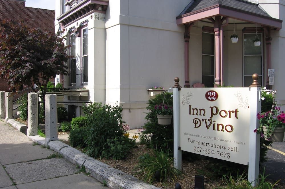 Inn Port Lodging - Dayton - Außenansicht
