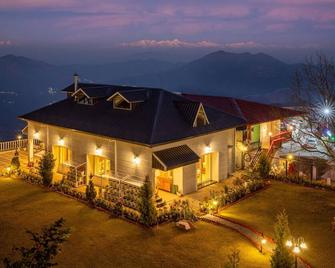 A Luxurious Mountain Bungalow with stunning views - Dhanaulti - Building