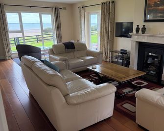 Stunning Beachfront Cottage Ballybunion - Ballybunion - Living room