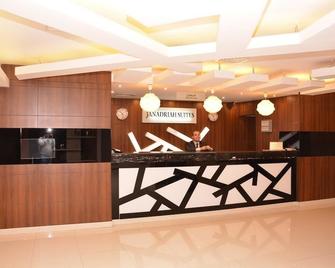 Janadriyah Suites 13 - Al Khobar - Front desk
