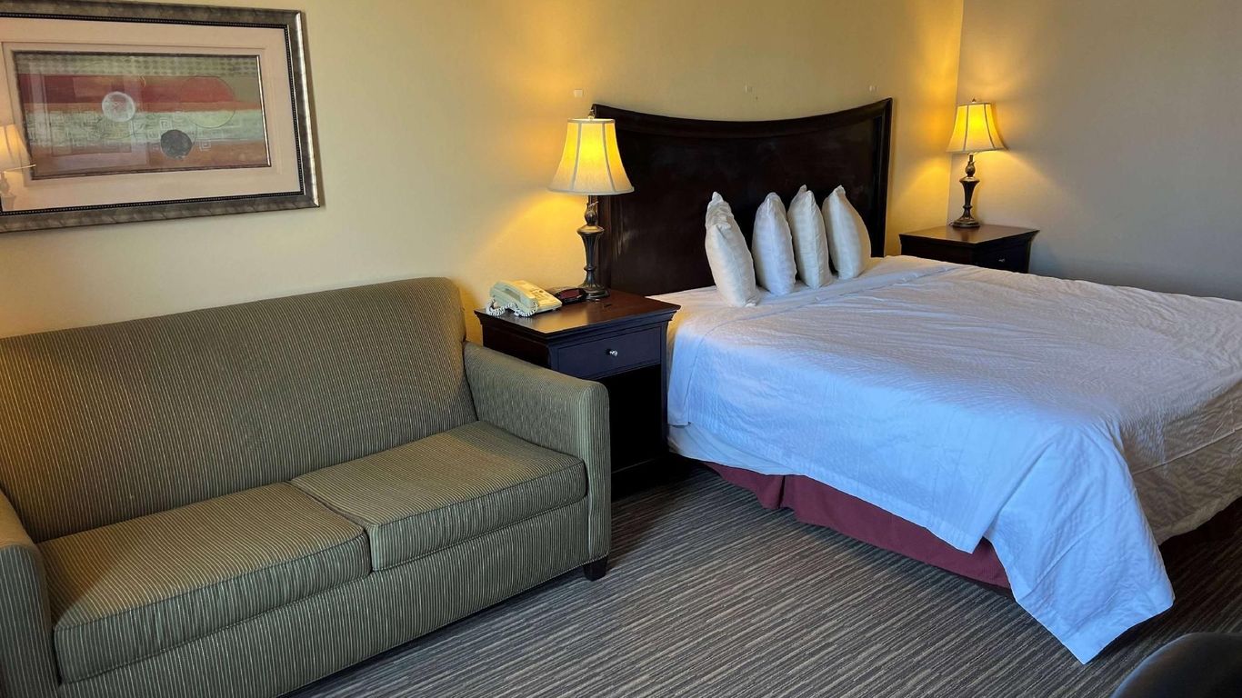 Days Inn by Wyndham Pittsburg KS