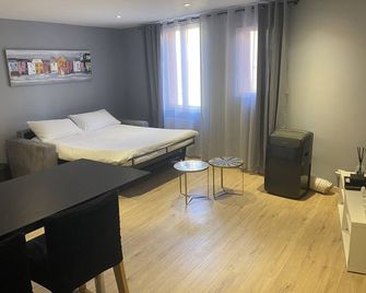 Studio Vieille Ville - Nice - Bedroom