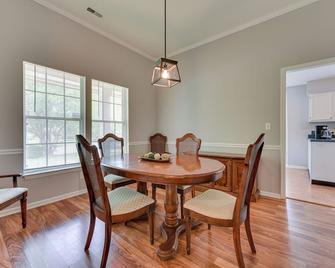 Charlotte Vacation Rental Near Motor Speedway! - Charlotte - Dining room