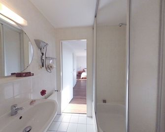 Hotel Kaiser - Mönchengladbach - Bathroom