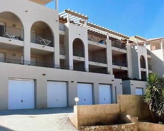 Appartement Terrasse au Coeur du Village D'algajola - Algajola - Bâtiment