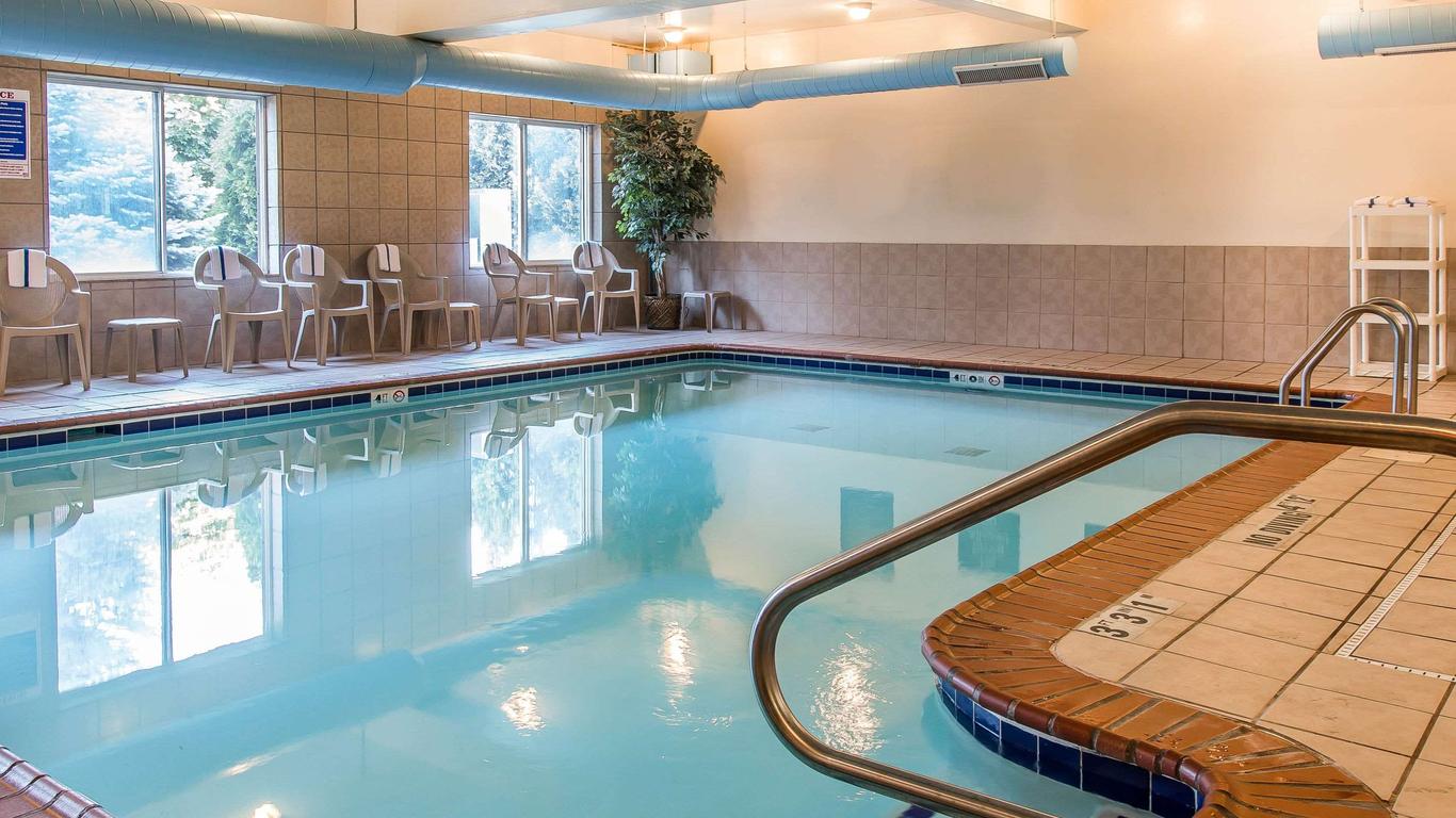 Comfort Suites Wixom