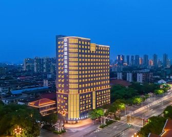 Nanchang Zhongsen Yilin International Hotel (Bayi Square Branch) - Nanchang - Edificio