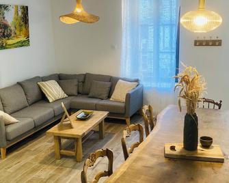 Le domaine des figuiers - Servon - Sala de estar