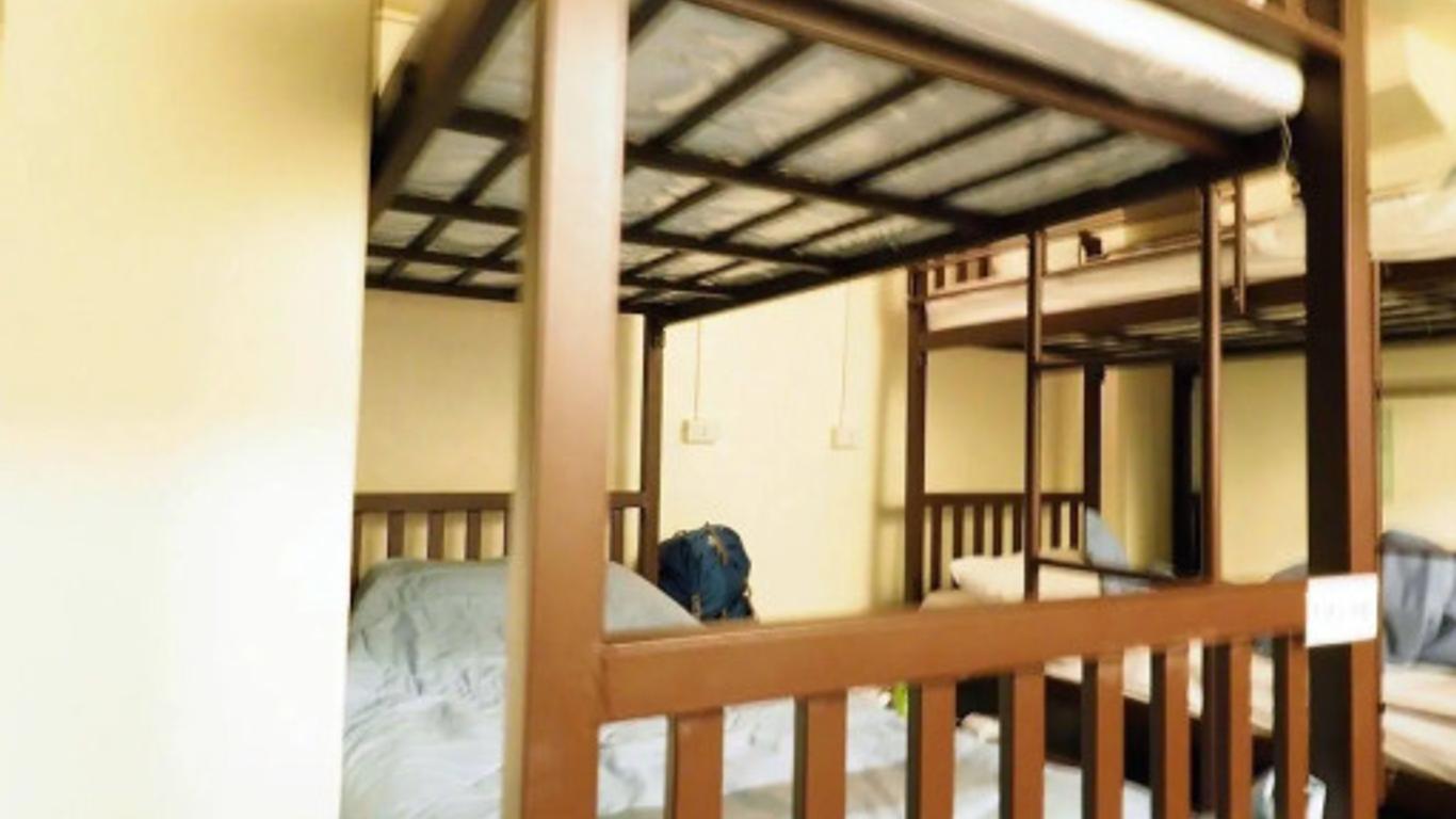 Khaosan Green House Hotel