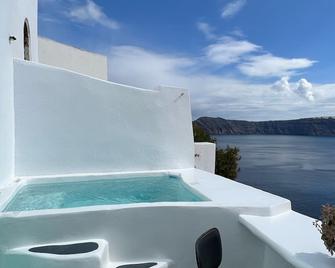 Sophia Castle View - Oia - Pool