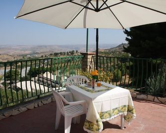 b&b Borgo Pileri - Mazzarino - Balcony