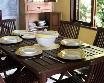 House facing the sea - Paraty - Dining room