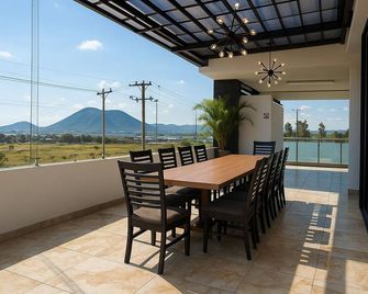 Hotel Y Centro De Negocios Yoel - Atlacomulco - Balcón