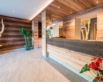 Hotel Fontanella - Molveno - Recepción