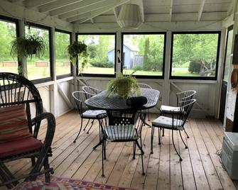 Large Country Estate, Lakeview, Trails, Woodlands, Private Seasonal Salt Pool - Georgian Bluffs - Dining room
