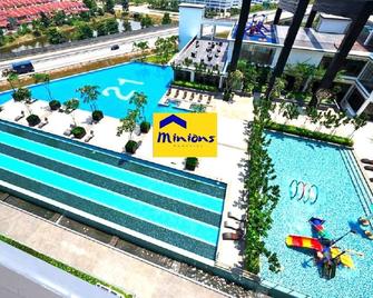 Bsp21 Minions Homestay Near Klia & Splash Mania - Jenjarom - Pool