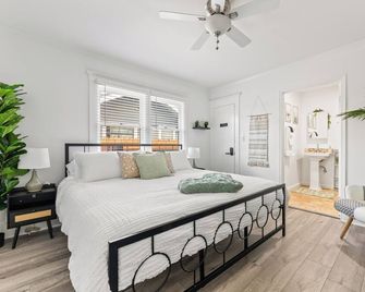 Seaside Escape, Dedicated Parking, Pacman & Pool Table - Long Beach - Chambre