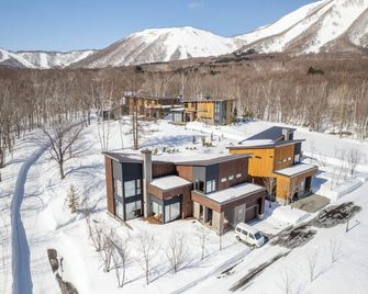 Rusutsu Chalet - Niseko - Building