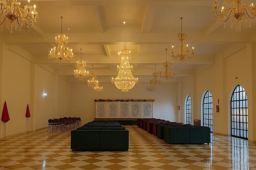 Qila Hotel - Morādābād