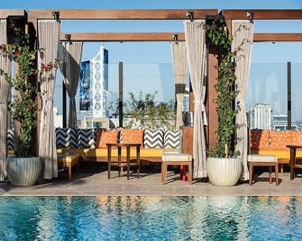Dream Hollywood, by Hyatt - Los Angeles - Pool