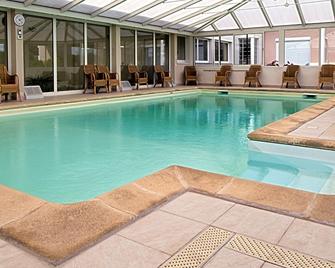 Hostellerie du Mont Aimé - Vertus - Piscina