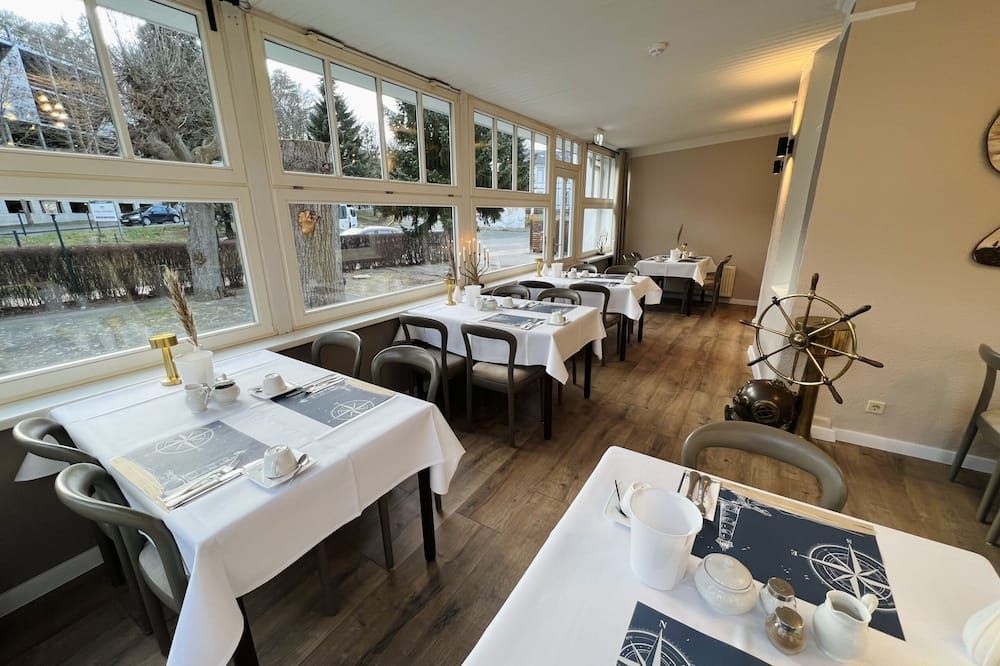 Hotel Garni Balticpetite - הרינגסדורף - מסעדה