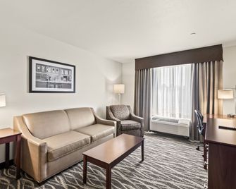 Cobblestone Hotel & Suites - Cullman - Cullman - Wohnzimmer